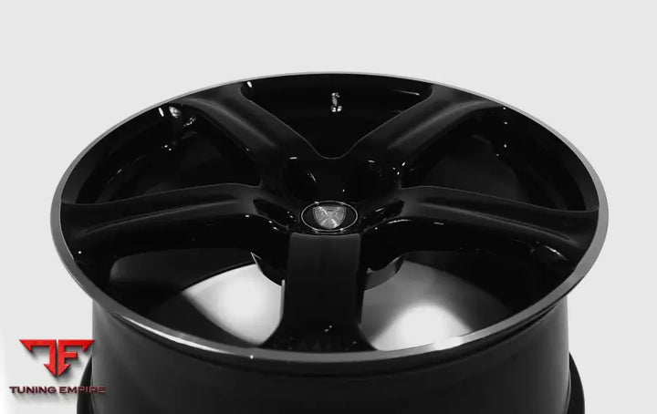 Revere London WC1 cast wheels