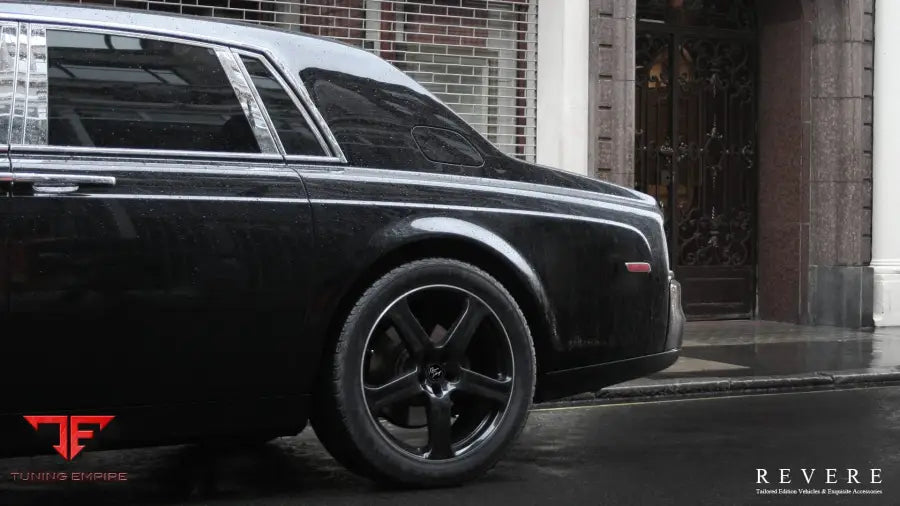 Revere London WC1 cast wheels