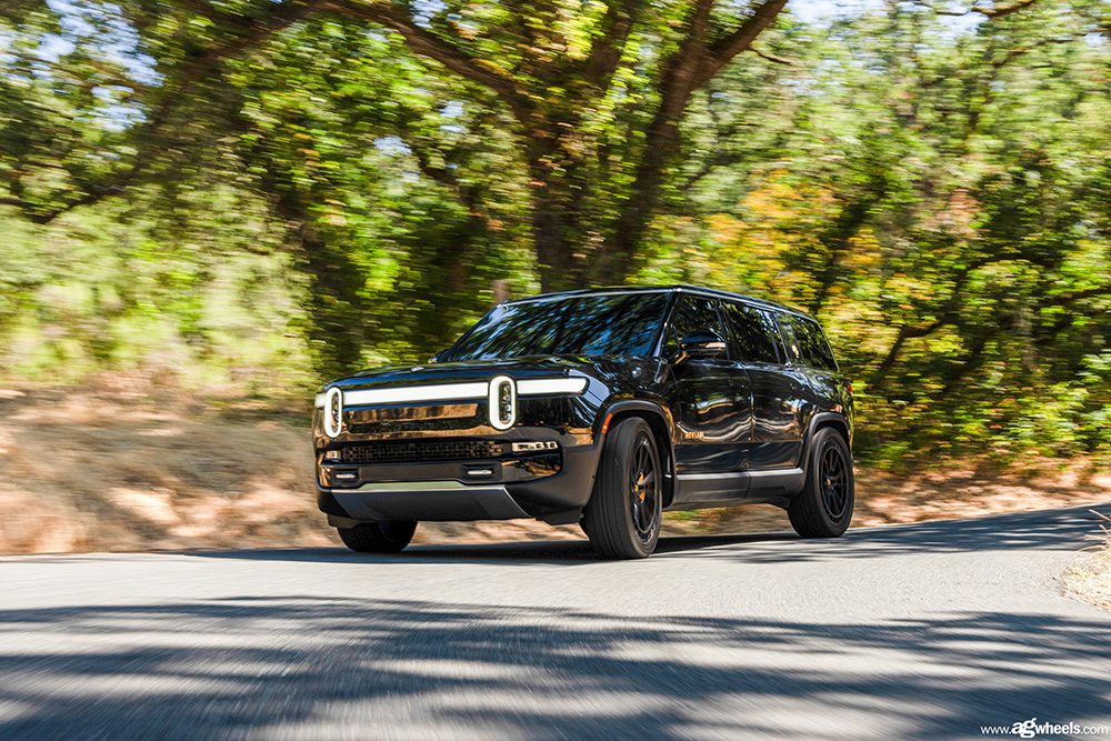 RIVIAN R1S on custom forged wheels