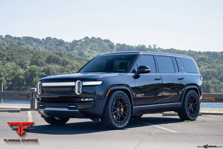 RIVIAN R1S on custom forged wheels