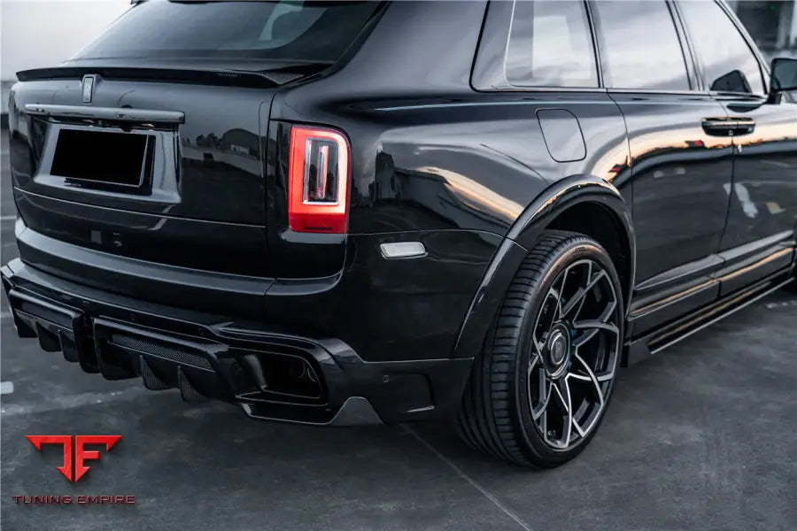 ROLLS-ROYCE CULLINAN BKSS STYLE CARBON FIBER FENDER FLARES BSD