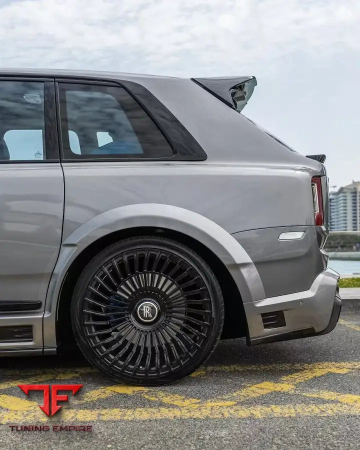 ROLLS-ROYCE CULLINAN CARBON FIBER BODY KIT
