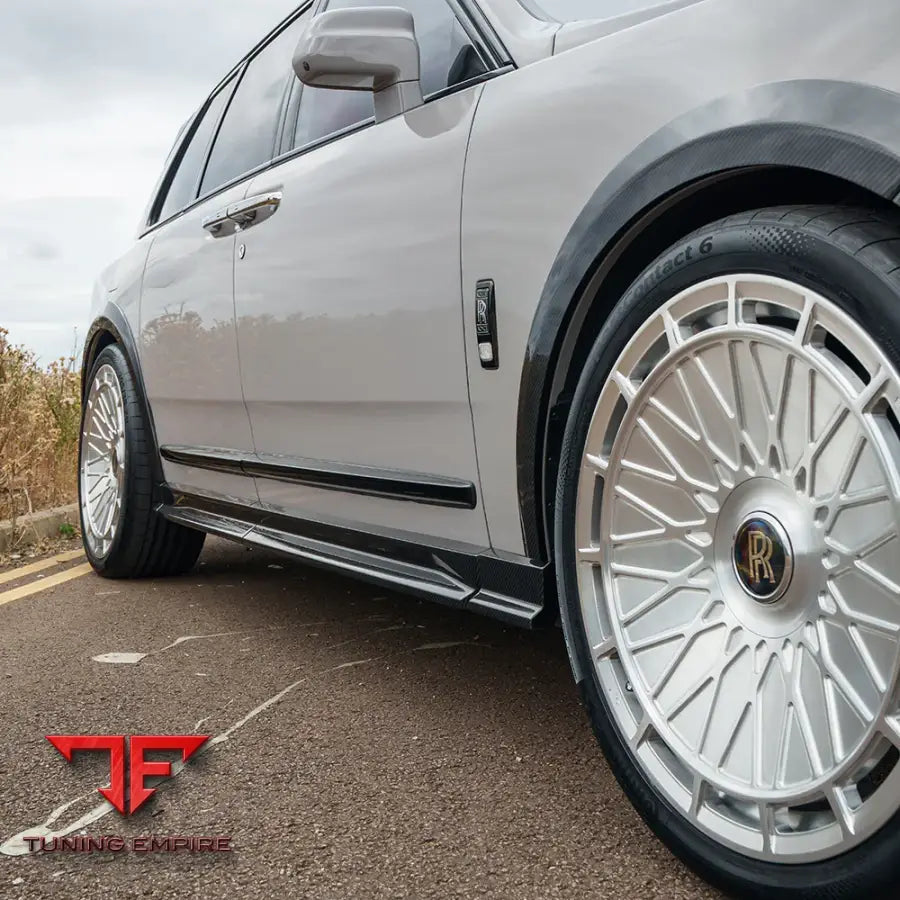 ROLLS ROYCE CULLINAN CARBON FIBER PARTS