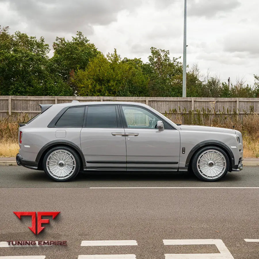 ROLLS ROYCE CULLINAN CARBON FIBRE SIDE SKIRTS - CT CARBON