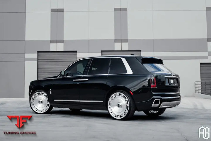 Rolls-Royce Cullinan on custom forged wheels