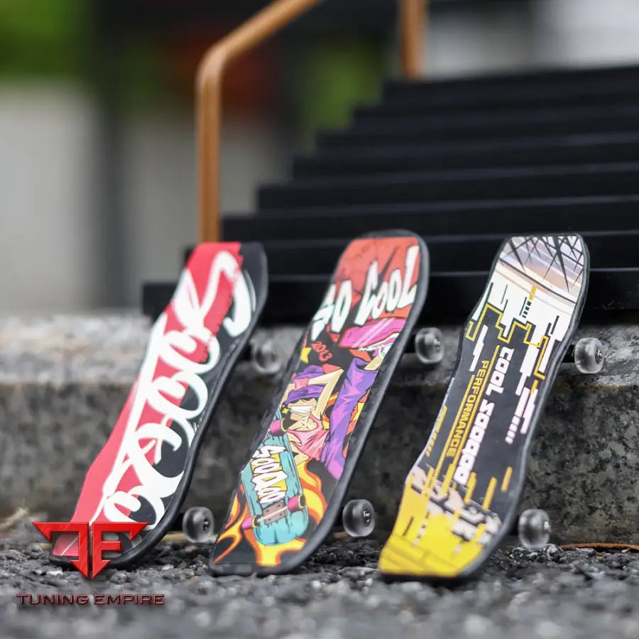 SOOQOO FINGER SKATEBOARD IN PREPREG CARBON FIBRE (V1) - Carbon Fibre Parts