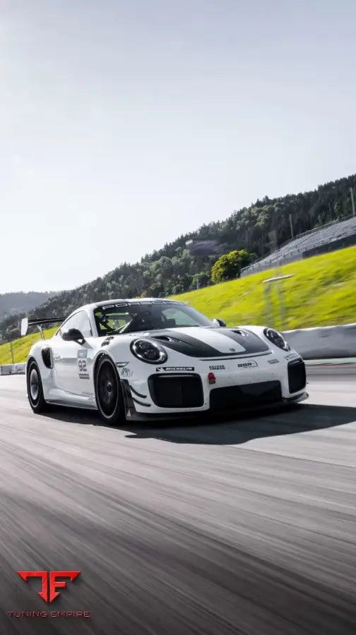 SSR PERFORMANCE GT2 RS Lightweight Carbon Kit Porsche 991.2 GT2 RS