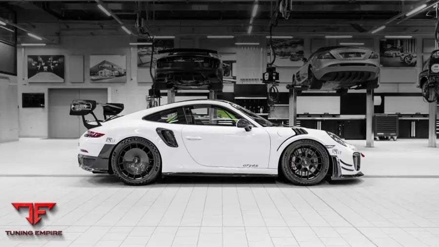 SSR PERFORMANCE GT2 RS Lightweight Carbon Kit Porsche 991.2 GT2 RS
