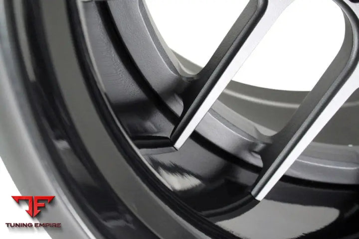 STRASSE SM7 DEEP CONCAVE FORGED WHEELS