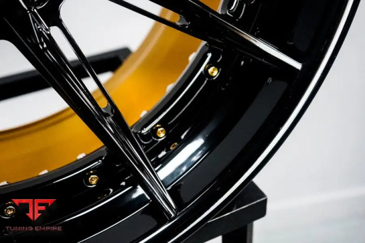 STRASSE SV10-RS DEEP CONCAVE FORGED WHEELS