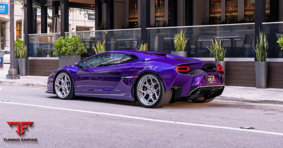 Strasse SV5R-C forged wheels on a Lamborghini Temerario