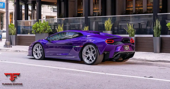 Strasse SV5R-C forged wheels on a Lamborghini Temerario