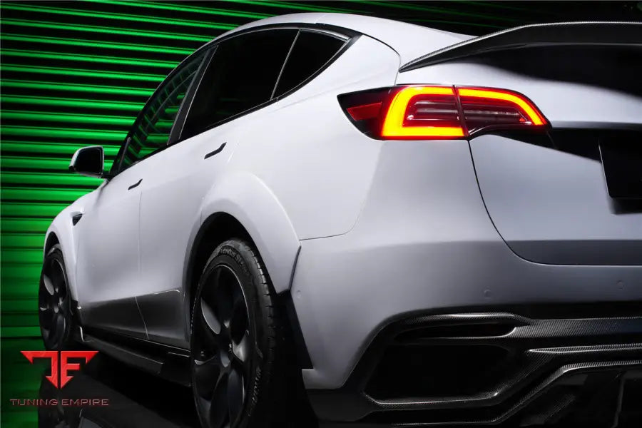 TESLA MODEL Y / IMPII PERFORMANCE CARBON FIBER SIDE SKIRTS BSD