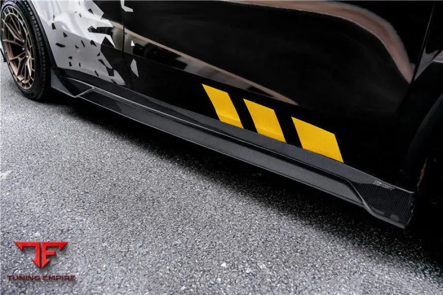 TESLA MODEL Y JUNIPER CARBON FIBER PARTS 2025Y