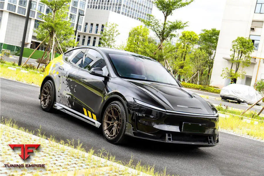 TESLA MODEL Y JUNIPER CARBON FIBER PARTS 2025Y