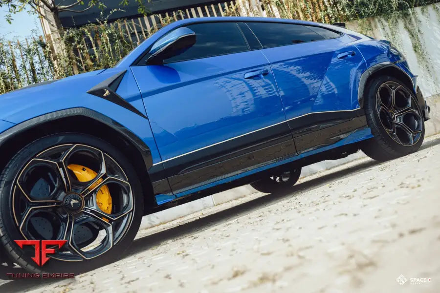 TOP CAR Lamborghini Urus S carbon programme completed build