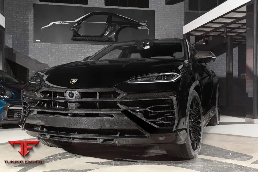 TOP CAR Urus SE Light Pack front view