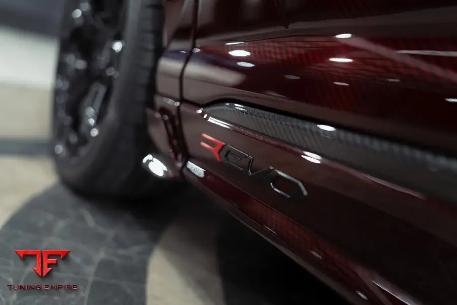 TOP CAR Urus SE R'Evo Carbon Edition completed build