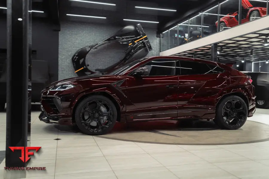 Urus SE R'Evo Carbon Edition front