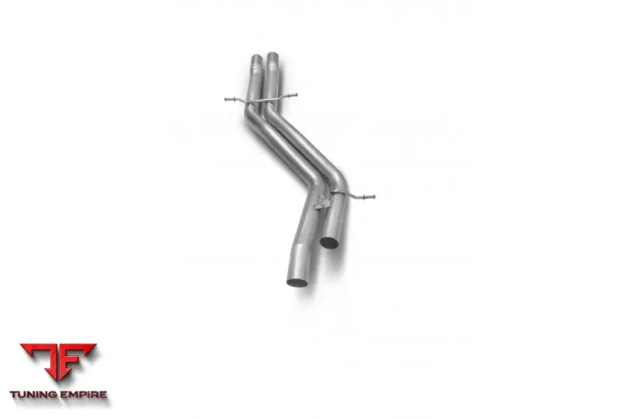 TUBI Porsche Cayenne pipe detail