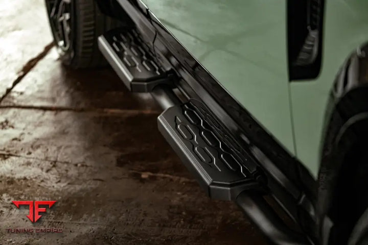 URBAN LAND ROVER 75TH ANNIVERSARY DEFENDER