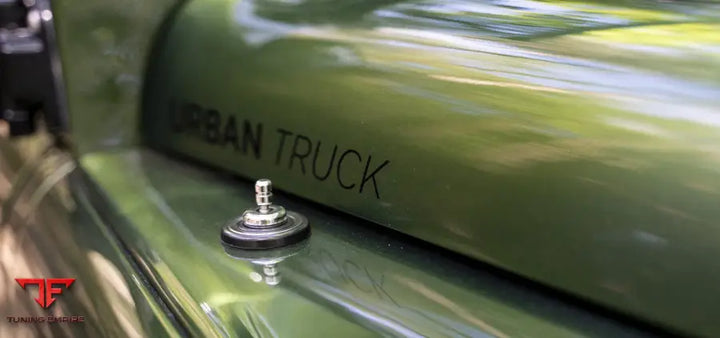 URBAN LAND ROVER CLASSIC DEFENDER