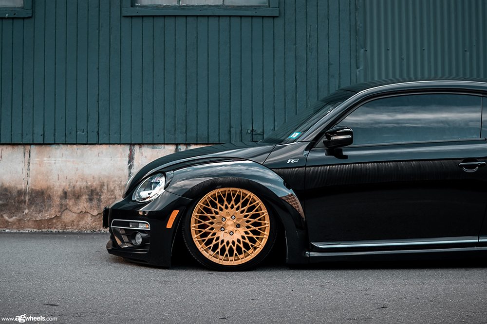VOLKSWAGEN BEETLE on custom forged wheels