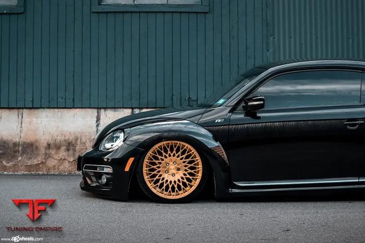 VOLKSWAGEN BEETLE on custom forged wheels