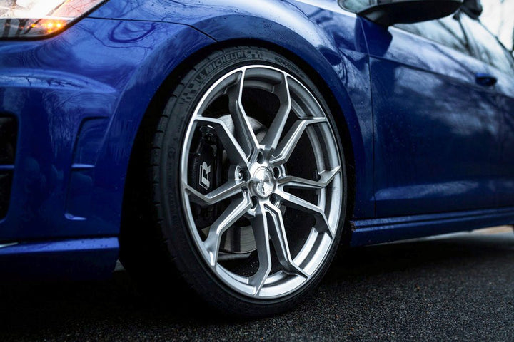 VOLKSWAGEN GOLF R on custom forged wheels
