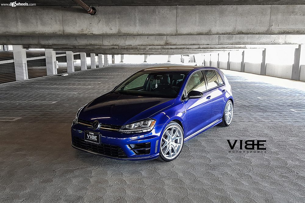 VOLKSWAGEN GOLF R on custom forged wheels