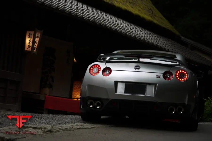 WALD NISSAN GT-R R35